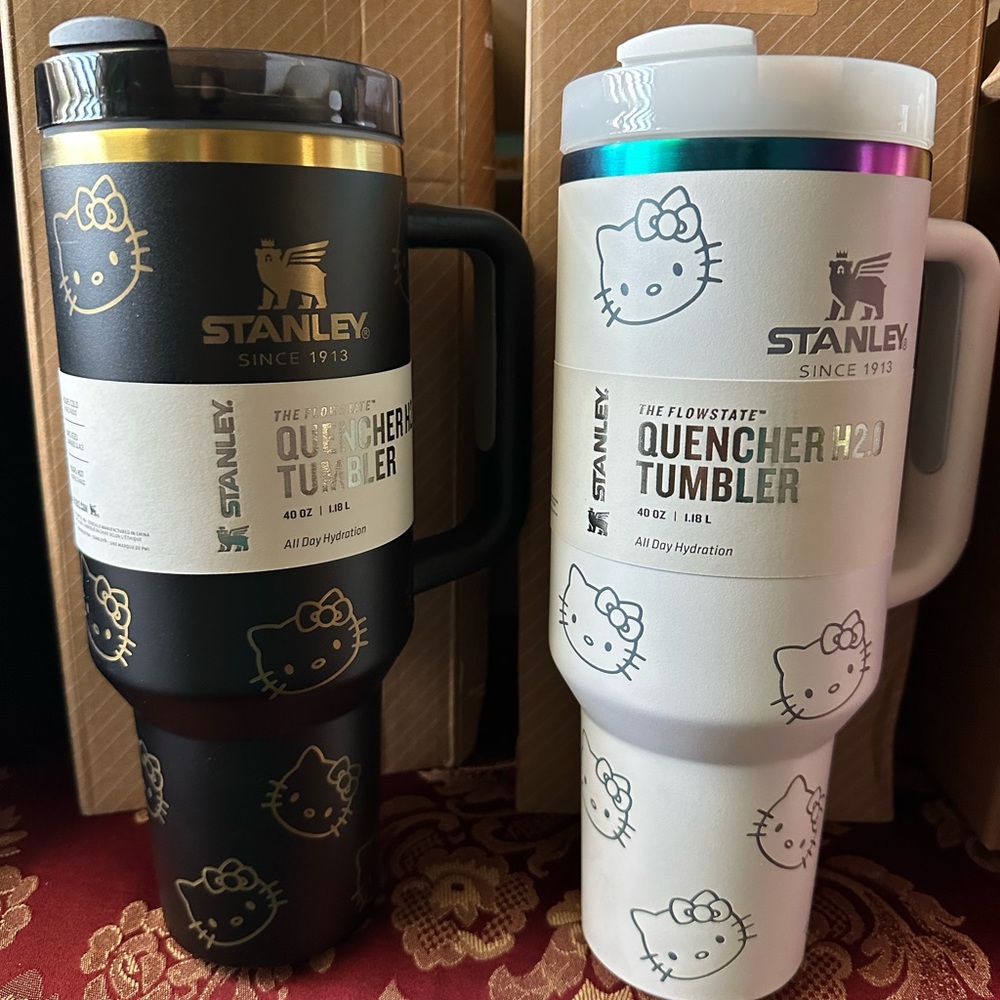 Stanley Black and Gold Hello Kitty Mug Last Special - Picture 3 of 6